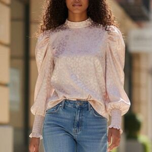 Jealous Tomato S Beige Cream Animal Leopard Cheetah Print Iridescent Blouse